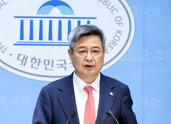 김장겸 '방통위 2인 의결' 관련 기자회견<YONHAP NO-7060>