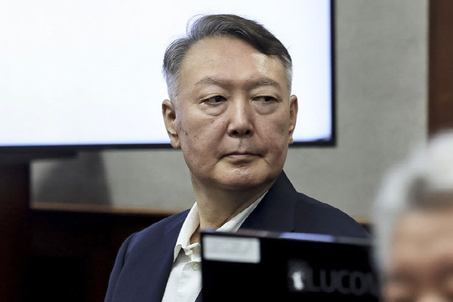 법정 출석한 윤석열 전 대통령