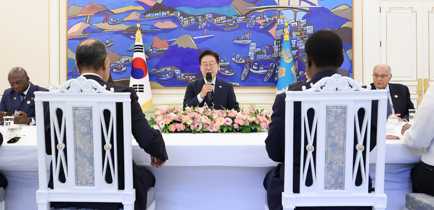 이재명 대통령, 아프리카 외교장관 단체 접견<YONHAP NO-4082>