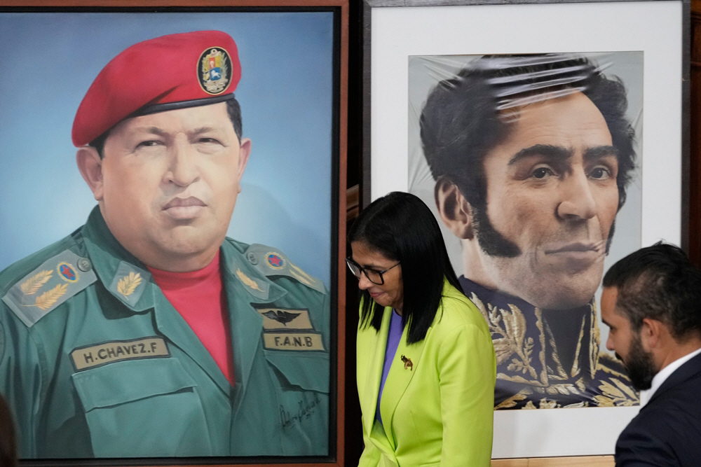 Venezuela Fractur... <YONHAP NO-4666> (AP Photo/Ariana Cubillos)