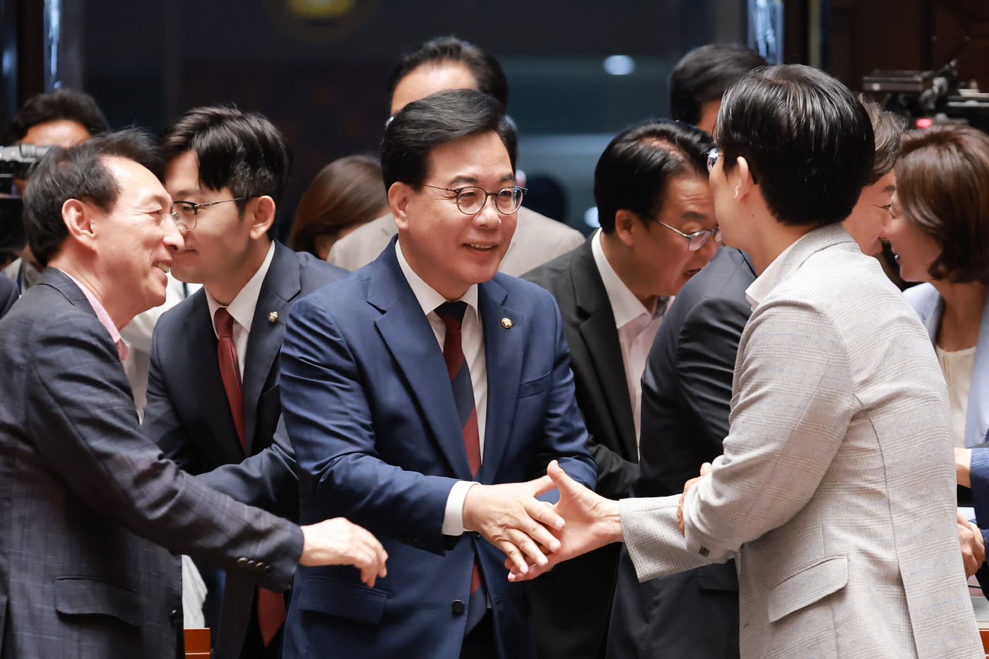 국민의힘 의원총회 참석하는 송언석 원내대표<YONHAP NO-5052>