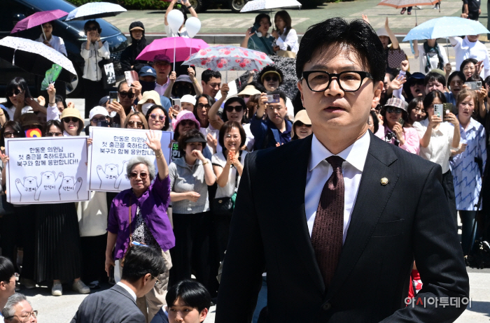 [포토] 국회 등청하는 한동훈 무소속 의원