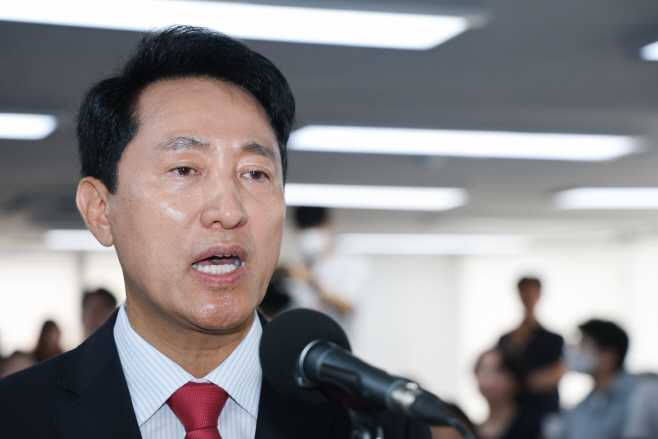 소감 밝히는 오세훈 후보<YONHAP NO-3849>
