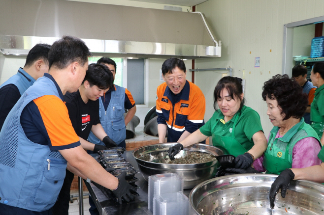 사랑의 밑반찬 나눔 행사 봉사활동
