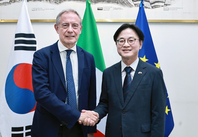 South Korea, Italy team up to improve trade environment and boost ties in AI and chips