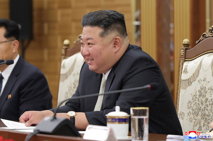 김정은·시진핑 정상회담 진행<YONHAP NO-2077>