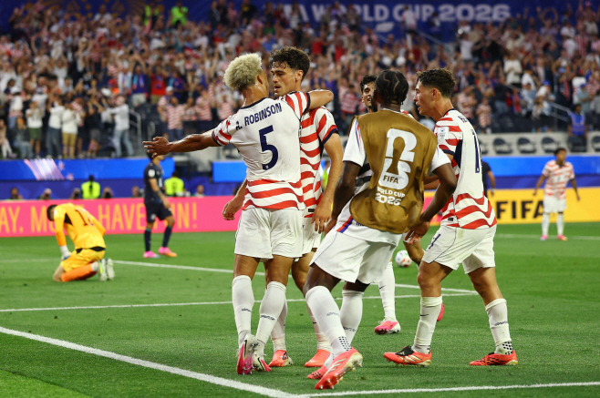 SOCCER-WORLDCUP-USA-PRY/