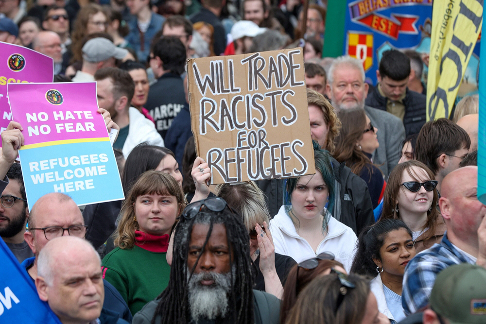 BRITAIN-NIRELAND-POLICE-IMMIGRATION-PR... <YONHAP NO-7280> (AFP)