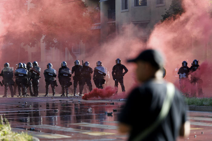 SWITZERLAND DEMONSTRATION <YONHAP NO-2005> (EPA)