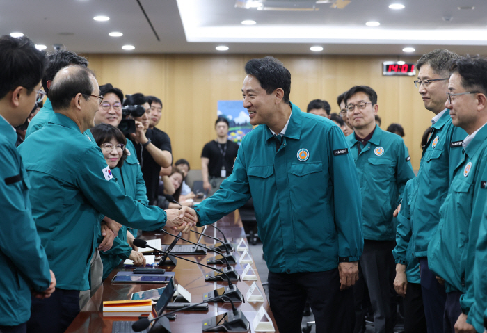 오세훈, 여름철 대책 특별점검회의 참석