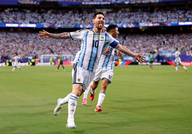 FOI-SOC-SPO-WCS-ARGENTINA-V-ALGERIA:-GROUP-J-FIFA-WORLD-CUP-20