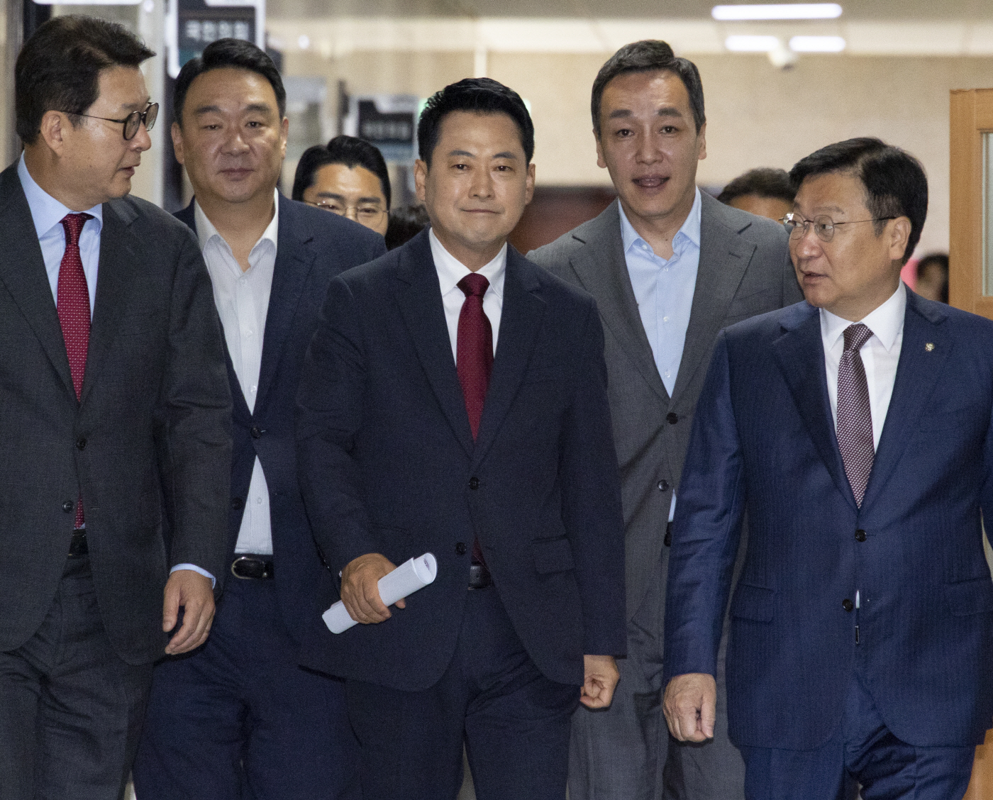 최고위원회의 향하는 국민의힘 지도부<YONHAP NO-4717>