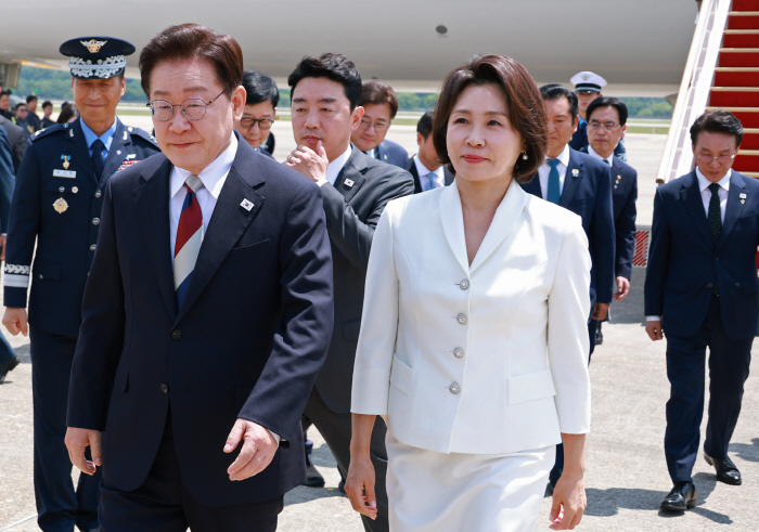 이 대통령, G7ㆍ유럽순방 마치고 귀국