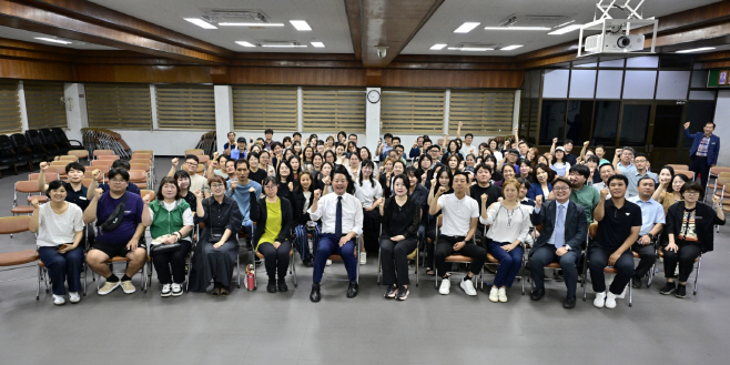 [크기변환]순창 0618 - 학부모들과 소통…학원비 지원사업 공감대 넓혀