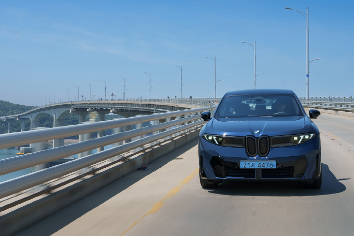 더 뉴 BMW iX3(08)