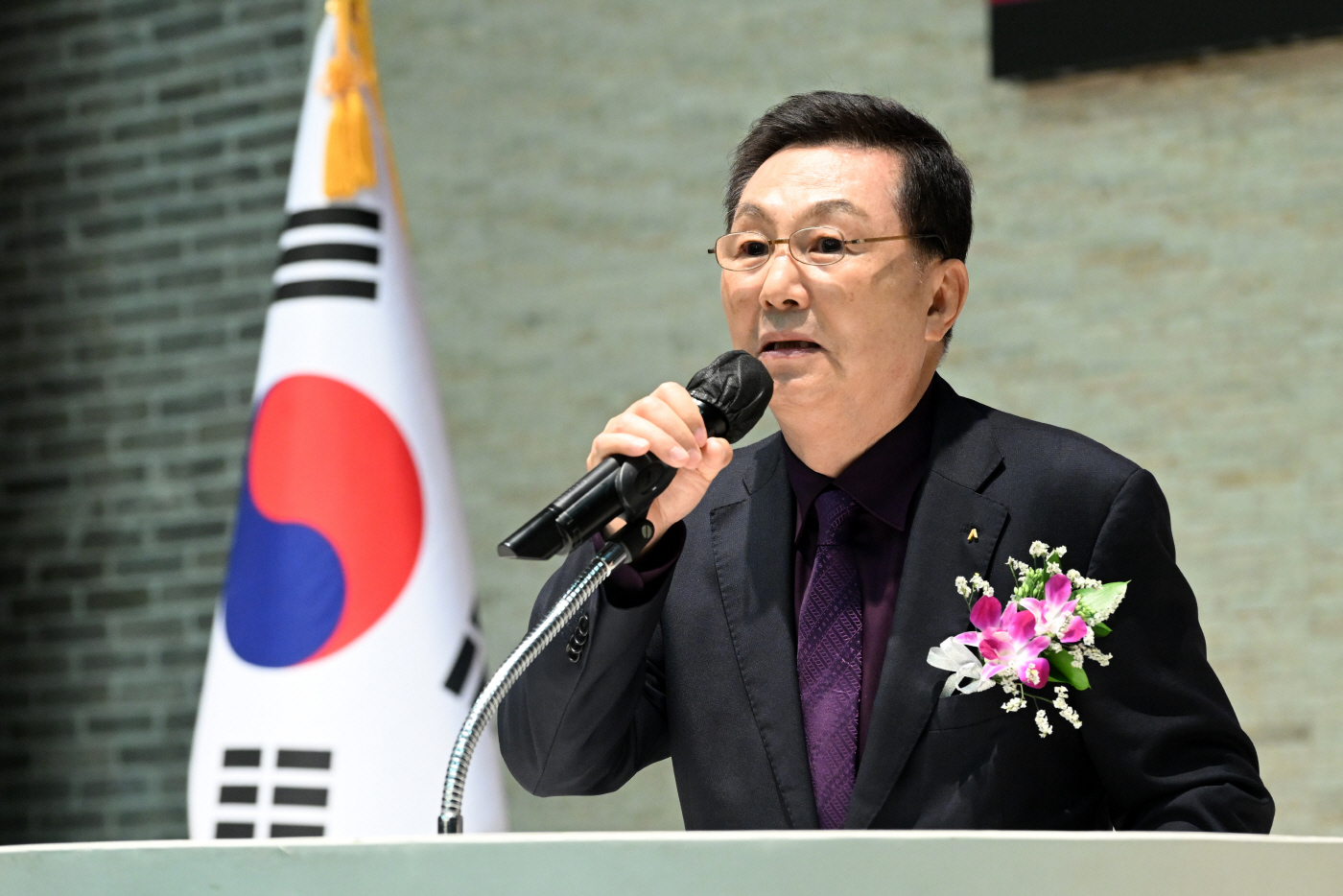 [포토]충청향우회 중앙회 총재 이취임식에서 축사하는 우종순 회장