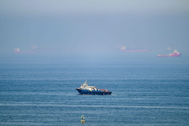 UAE-IRAN-US-ISRAEL-WAR-CEASEFIRE-HORMUZ-TRANSPORT