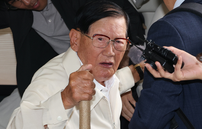 이만희 신천지 총회장 소환 조사<YONHAP NO-4923>