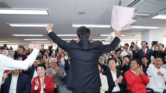 포효하는 오세훈<YONHAP NO-3854>