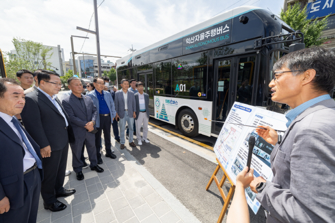 2_익산 도로 누비는 자율주행 _마룡e버스_ 시범운행 (5)