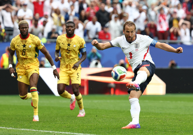 TOPSHOT-FBL-WC-2026-MATCH45-ENG-GHA