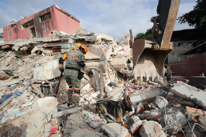 VENEZUELA EARTHQUAKE <YONHAP NO-7063> (EPA)