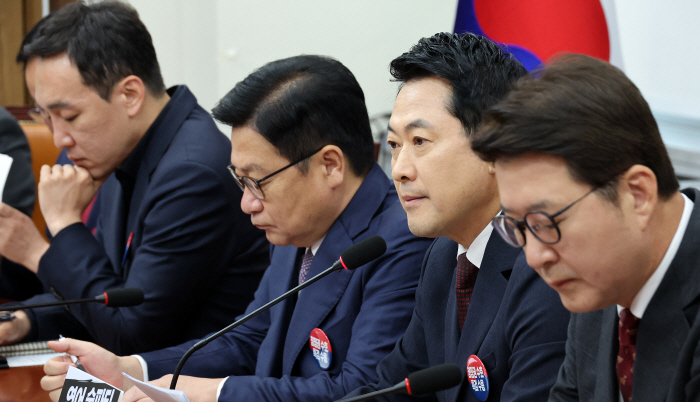 최고위 발언하는 장동혁 대표<YONHAP NO-3810>