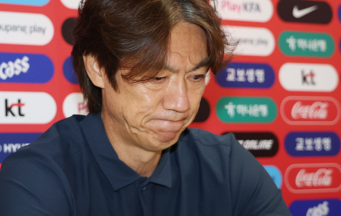 홍명보 사퇴선언<YONHAP NO-0351>