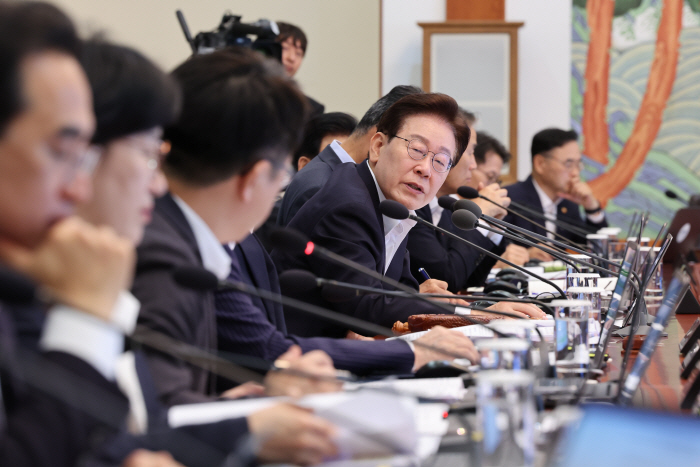 질문하는 이재명 대통령