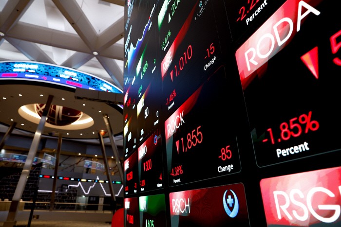 Asian stock markets record strongest quarterly gains in 17 years on AI and chip surge