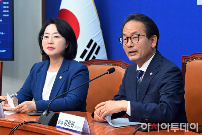 강준현 더불어민주당 수석대변인(오른쪽) 송의주 기자