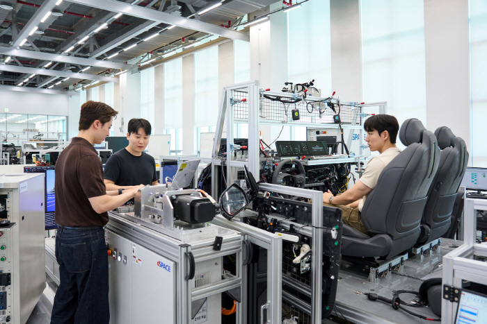 (사진18) NOVA Lab