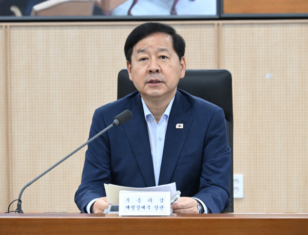 260703구윤철 부총리-비상경제본부 회의 겸 경제관계장관회의-세종청사 (2)