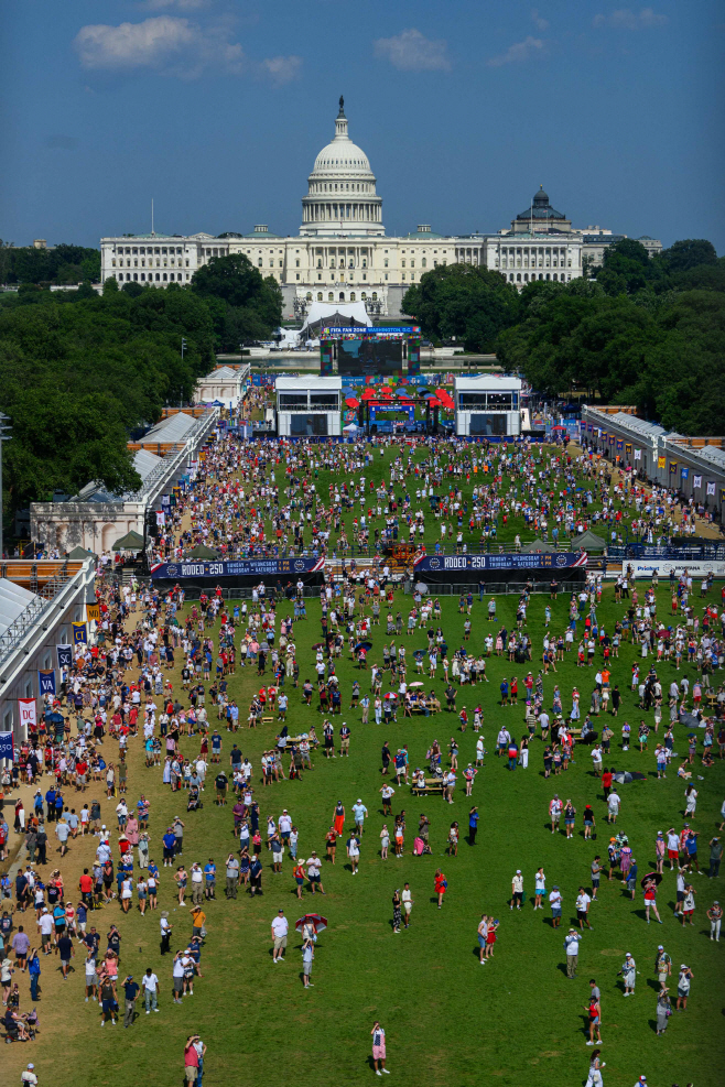 US-A-TRIBUTE-TO-AMERICA-ON-THE-NATIONAL-MALL-IN-D.C.-CELEBRATES