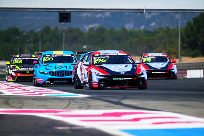 (사진자료 3) 현대자동차 '더 뉴 아반떼 N TCR', '2026 TCR 월드투어' 3라운드 우승