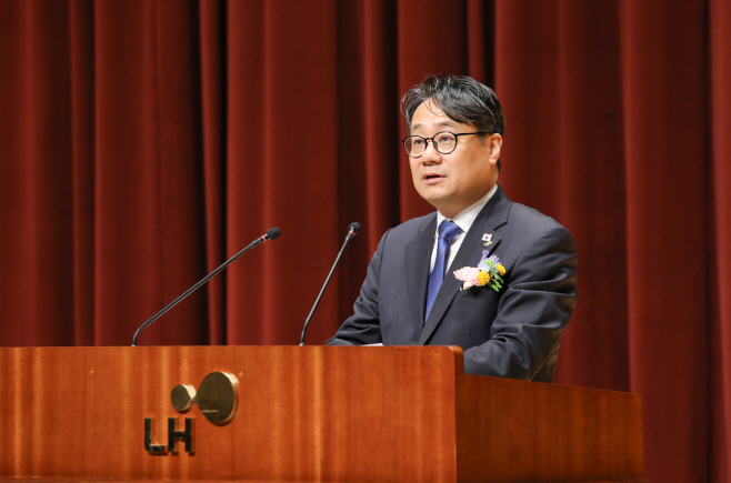 이성훈 LH 제7대 CEO 취임식 사진 (측면)