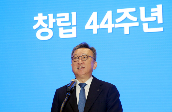 [보도자료 이미지1]신한은행, 창립 44주년 기념식 개최