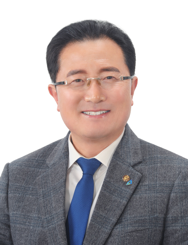 김관용