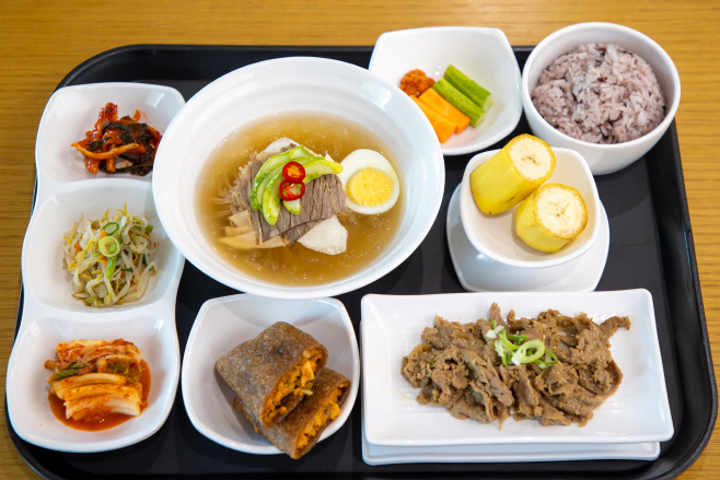 2. 호반그룹, 사내식당 서 안유성 셰프와 여름 미식 행사 개최