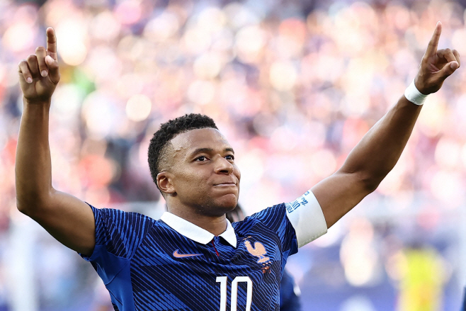TOPSHOT-FBL-WC-2026-MATCH89-PAR-FRA
