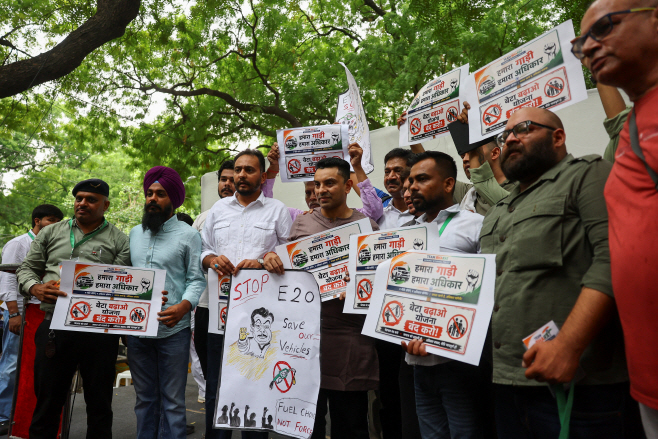 INDIA-FUEL/ETHANOL-PROTEST <YONHAP NO-8354> (REUTERS)