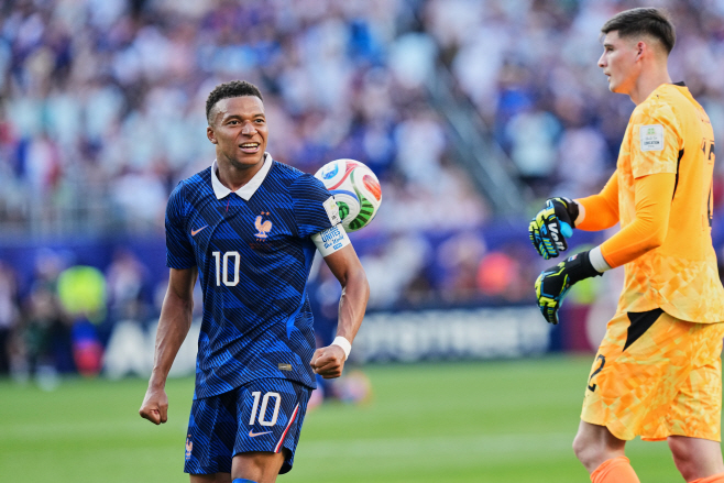 Paraguay France WCup Soccer
