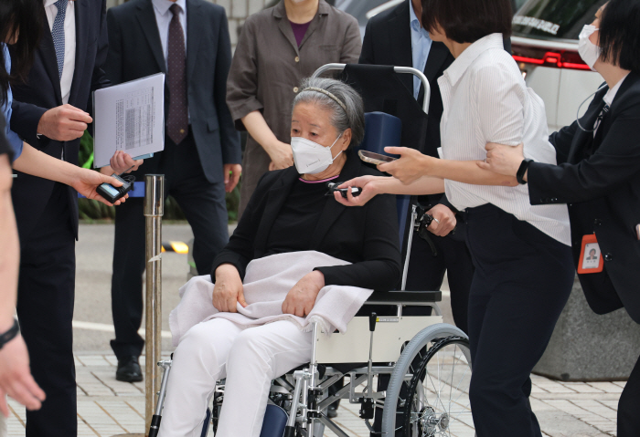 결심공판 출석하는 '정교유착' 한학자 통일교 총재