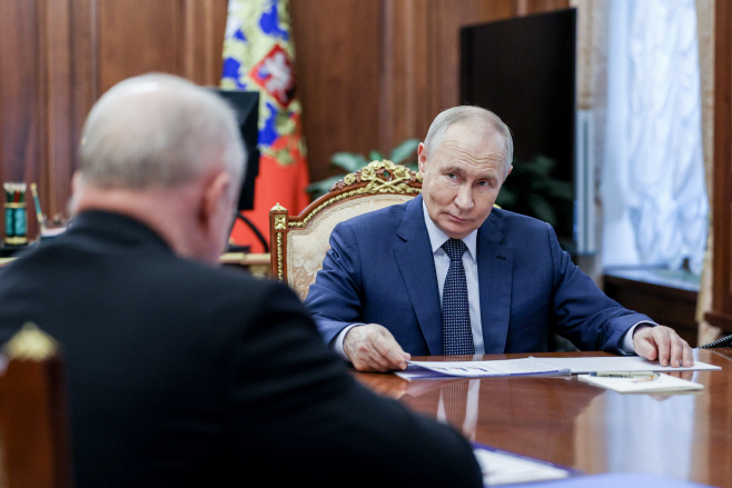 President Putin meets with Katyrin, president of Russian Chamber of Commerce and Industry