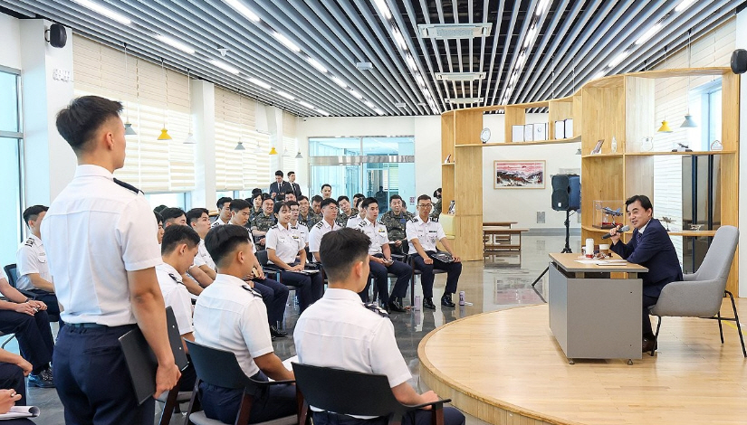 0713 안규백 사관학교 방문