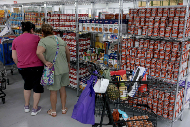 US-GROCERIES,-GAS-TOP-LIST-OF-GOODS-AMERICANS-STRUGGLE-TO-AFFORD