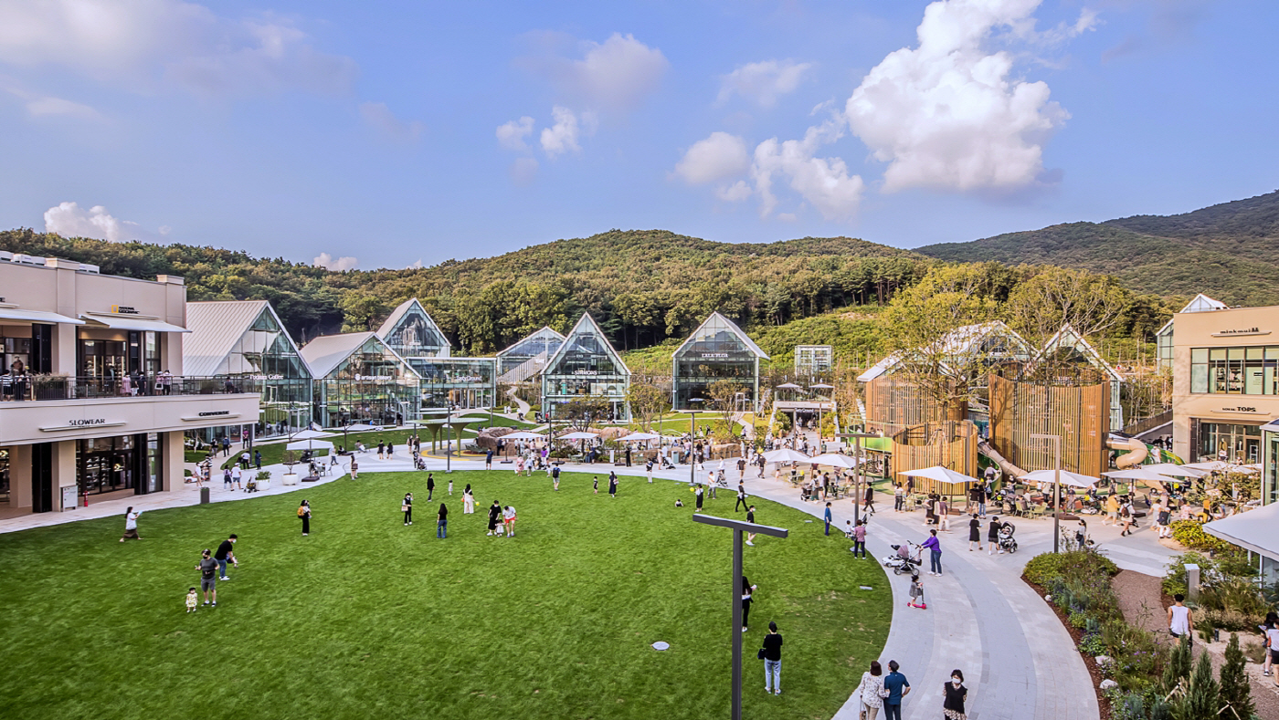 1. [롯데백화점] 경기 의왕시 학의동에 위치한 롯데프리미엄아울렛 의왕점 전경