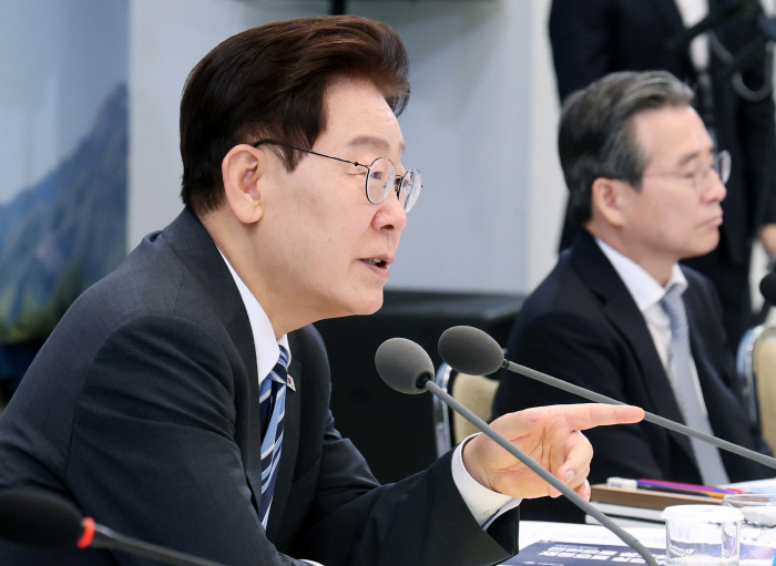 질문하는 이재명 대통령