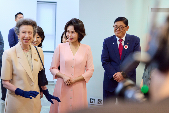 김혜경 여사, 앤 공주와 세이브더칠드런 코리아 방문