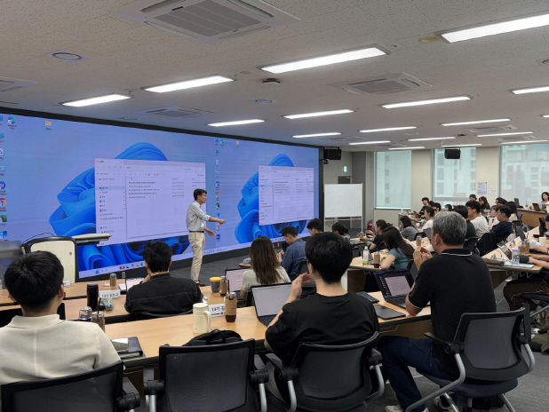 보도자료2 서울대학교 시흥캠퍼스에서 빅데이터  AI 핀테크 고급 전문가 과정을 진행하고 있다